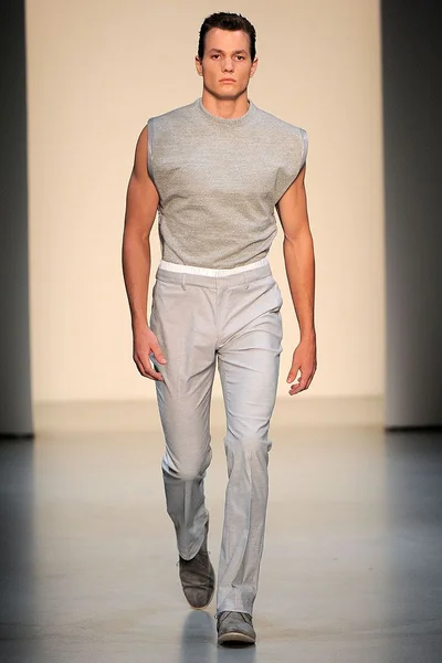 Look 9
